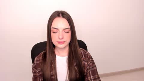 Snapshot of eva_rossee_ chatting on 03-12-25, 04:56 Eva online show from 03-12-25, 04:56