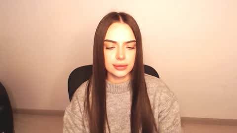 Snapshot of eva_rossee_ chatting on 10-13-25, 09:42 Eva online show from 10-13-25, 09:42