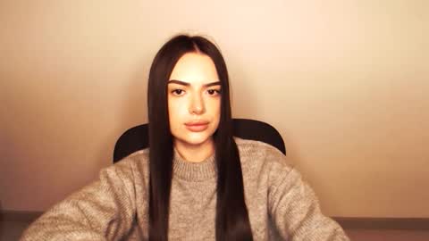 Snapshot of eva_rossee_ chatting on 10-17-25, 05:37 Eva online show from 10-17-25, 05:37