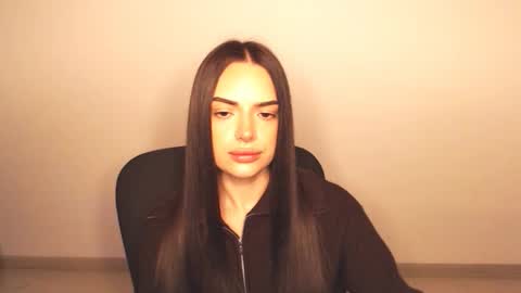 Snapshot of eva_rossee_ chatting on 10-19-25, 03:12 Eva online show from 10-19-25, 03:12