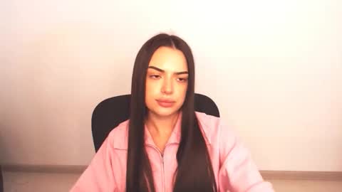 Snapshot of eva_rossee_ chatting on 10-22-25, 01:11 Eva online show from 10-22-25, 01:11