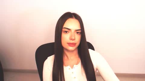 Snapshot of eva_rossee_ chatting on 10-25-25, 12:34 Eva online show from 10-25-25, 12:34