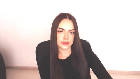 Snapshot of eva_rossee_ chatting on 10-30-25, 11:22 Eva online show from 10-30-25, 11:22