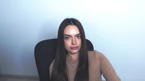 Snapshot of eva_rossee_ chatting on 11-21-25, 05:22 Eva online show from 11-21-25, 05:22
