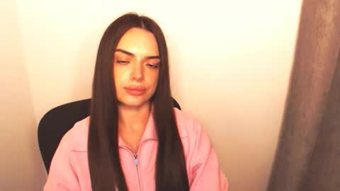 Snapshot of eva_rossee_ chatting on 11-30-25, 05:06 Eva online show from 11-30-25, 05:06