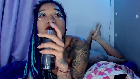 Snapshot of eva_sanderslee chatting on 12-17-24, 09:50 Eva online show from 12-17-24, 09:50