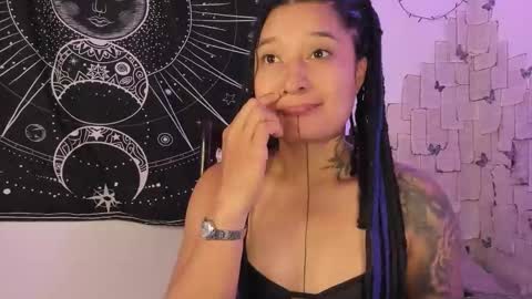 Snapshot of eva_sanderslee chatting on 09-11-25, 06:35 Eva online show from 09-11-25, 06:35