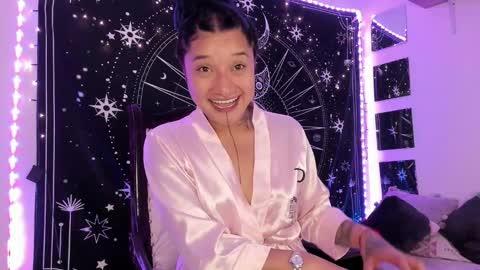 Snapshot of eva_sanderslee chatting on 09-18-25, 06:15 Eva online show from 09-18-25, 06:15