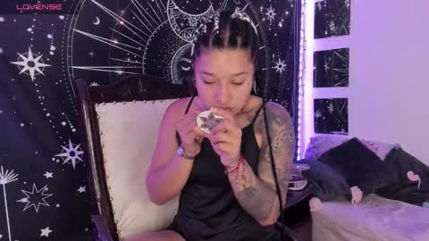 Snapshot of eva_sanderslee chatting on 09-25-25, 06:17 Eva online show from 09-25-25, 06:17