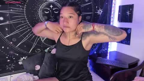 Snapshot of eva_sanderslee chatting on 10-17-25, 07:55 Eva online show from 10-17-25, 07:55