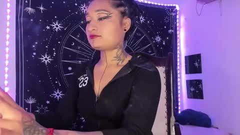 Snapshot of eva_sanderslee chatting on 11-22-25, 08:46 Eva online show from 11-22-25, 08:46