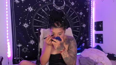 Snapshot of eva_sanderslee chatting on 11-25-25, 07:19 Eva online show from 11-25-25, 07:19