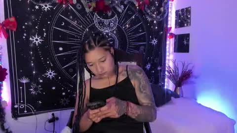 Snapshot of eva_sanderslee chatting on 12-05-25, 09:29 Eva online show from 12-05-25, 09:29