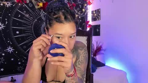 Snapshot of eva_sanderslee chatting on 12-14-25, 08:41 Eva online show from 12-14-25, 08:41