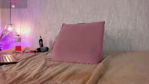 Eva online show from 09-27-25, 03:50