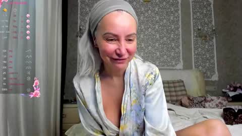 Snapshot of evaa1980 chatting on 12-22-25, 10:45 Eva online show from 12-22-25, 10:45