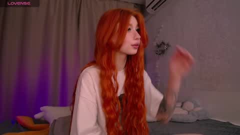 Snapshot of evaa_moonn_ chatting on 02-13-25, 04:11 Eva online show from 02-13-25, 04:11