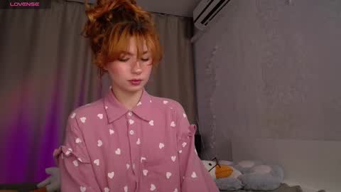 Snapshot of evaa_moonn_ chatting on 09-15-25, 11:27 Eva online show from 09-15-25, 11:27