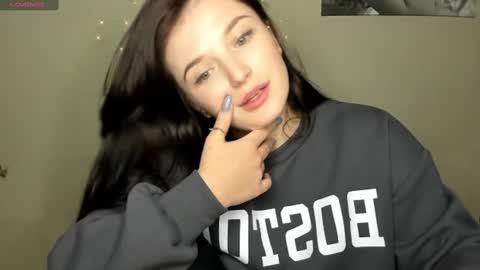 Snapshot of evaamillerr chatting on 12-04-24, 12:14 Eva online show from 12-04-24, 12:14