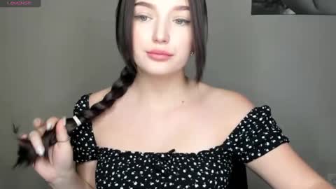 Snapshot of evaamillerr chatting on 12-06-24, 12:49 Eva online show from 12-06-24, 12:49