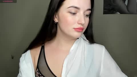 Snapshot of evaamillerr chatting on 12-27-24, 10:37 Eva online show from 12-27-24, 10:37