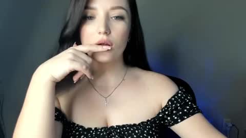 Snapshot of evaamillerr chatting on 02-18-25, 02:59 Eva online show from 02-18-25, 02:59