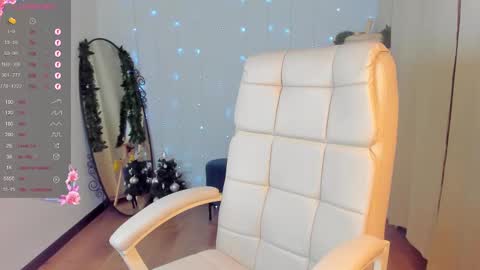 Snapshot of evacadooo chatting on 12-13-24, 05:38 Eva online show from 12-13-24, 05:38