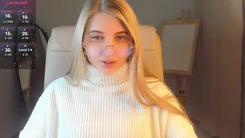 Snapshot of evacadooo chatting on 01-08-25, 02:25 Eva online show from 01-08-25, 02:25