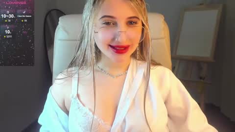 Snapshot of evacadooo chatting on 01-08-25, 05:27 Eva online show from 01-08-25, 05:27