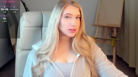 Snapshot of evacadooo chatting on 01-19-25, 02:47 Eva online show from 01-19-25, 02:47