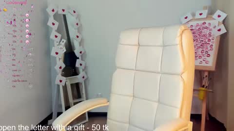 Snapshot of evacadooo chatting on 02-13-25, 05:48 Eva online show from 02-13-25, 05:48