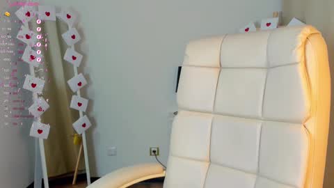 Snapshot of evacadooo chatting on 02-23-25, 05:56 Eva online show from 02-23-25, 05:56