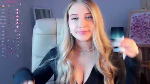 Snapshot of evacadooo chatting on 02-25-25, 02:36 Eva online show from 02-25-25, 02:36