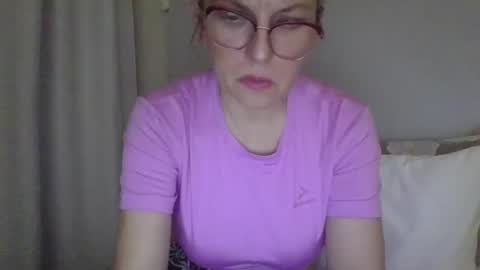 evaglad online show from 10-22-25, 08:41