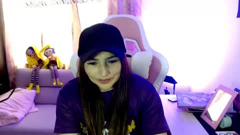 Snapshot of evagrays chatting on 03-08-25, 05:54 Eva online show from 03-08-25, 05:54