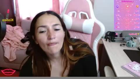 Snapshot of evagrays chatting on 09-19-25, 10:10 Eva online show from 09-19-25, 10:10