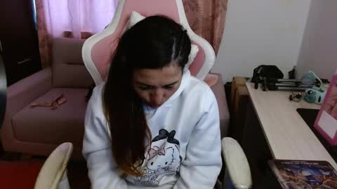 Snapshot of evagrays chatting on 09-29-25, 09:41 Eva online show from 09-29-25, 09:41