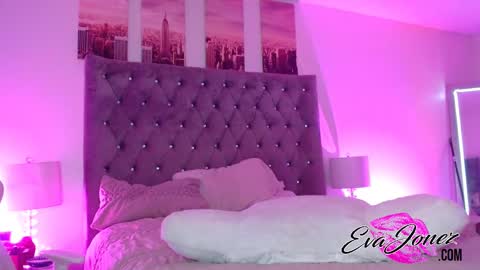 Eva online show from 09-10-25, 07:52