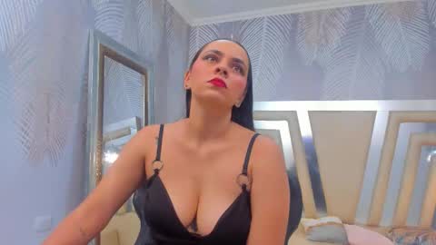 Snapshot of evaloren_ chatting on 10-29-25, 11:50 Eva Loren online show from 10-29-25, 11:50
