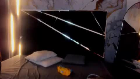  Eva  online show from 12-21-25, 12:12