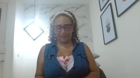 Snapshot of evamills1 chatting on 09-27-25, 07:41 Eva Mills online show from 09-27-25, 07:41