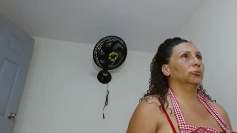 Eva Mills online show from 12-21-25, 02:02