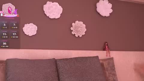 Eva Moretti online show from 11-19-25, 07:58