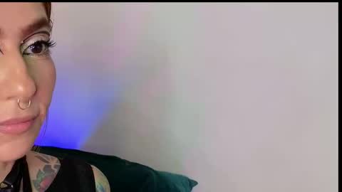 Evangelyne online show from 10-30-25, 04:08