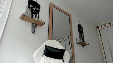 Evan online show from 11-02-25, 01:13