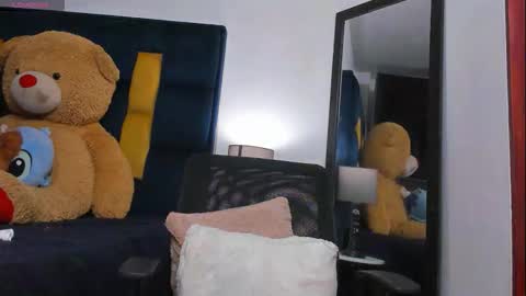   online show from 11-26-25, 01:23