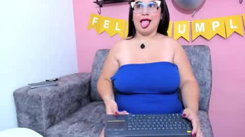 evapalmer_1 online show from 10-30-25, 09:22