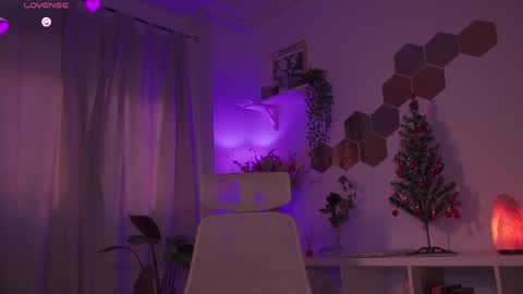 Eva online show from 12-16-24, 11:33