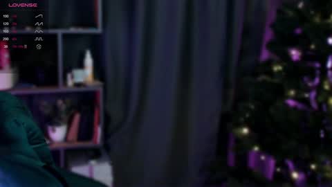 Snapshot of evaredmooon chatting on 12-09-24, 02:28 Moon online show from 12-09-24, 02:28