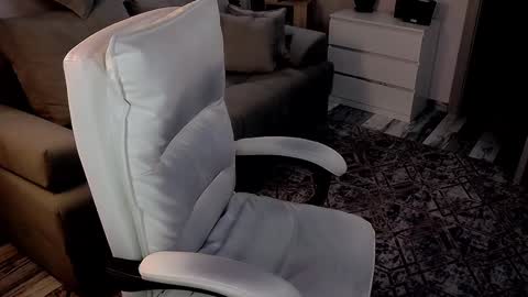 EvaRelusionJ online show from 01-10-25, 05:47